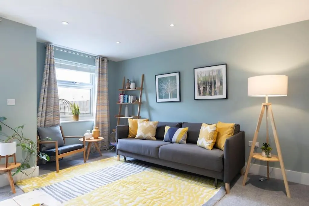 Peaceful & Spacious 2 Bed Home In Cheltenham GLOUCESTERSHIRE Storbritannien