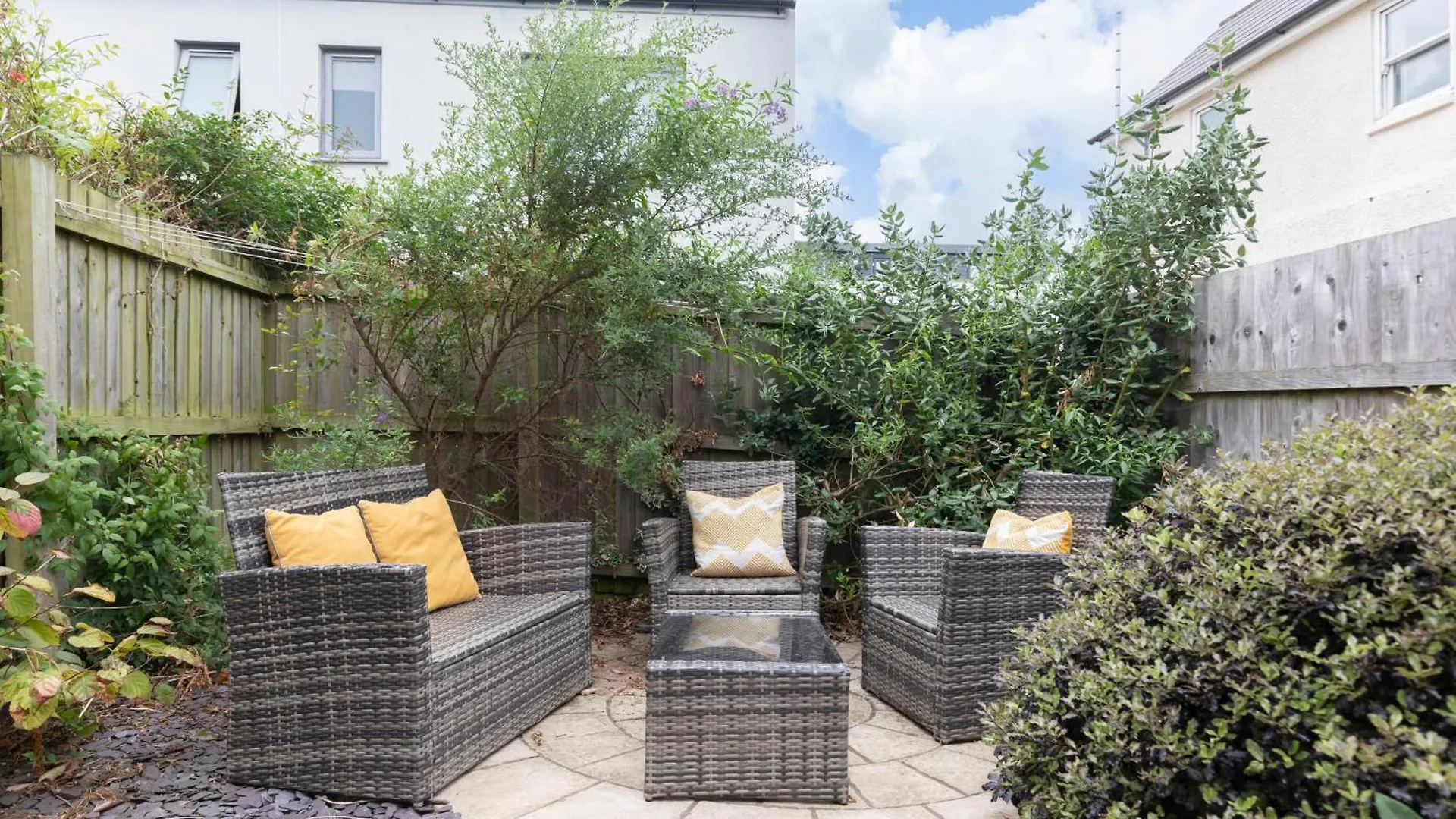 Peaceful & Spacious 2 Bed Home In Cheltenham GLOUCESTERSHIRE United Kingdom